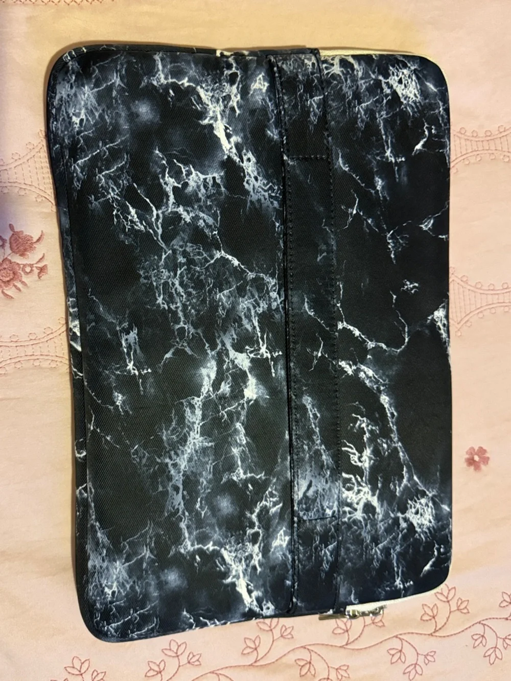Marble-Print Black Laptop Sleeve with Front Zip - Unknown Brand